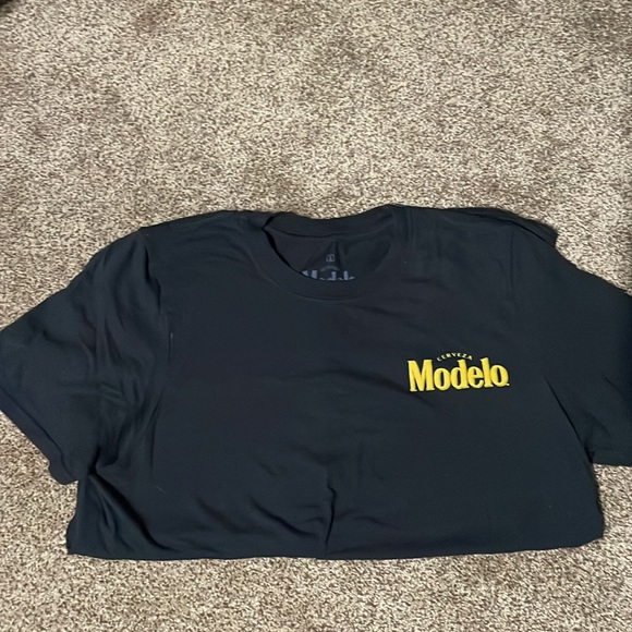 Random shirts. - Picture 3 of 8